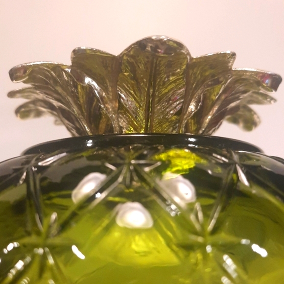 Vintage Indiana Glass Quilted Diamond Decorative Footed Bowl ~ Metal Base - Picture 7 of 8